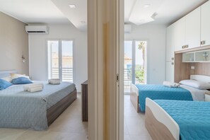 2 bedrooms, iron/ironing board, free WiFi, bed sheets - Holiday Apartment "Greta Vista Mare" with Sea View, Private Terrace & Wi-Fi (Lido di Noto)