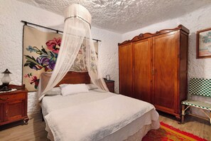 2 bedrooms, bed sheets - Vacation Home 'La Cuevita De Hilario' with Mountain View, Private Terrace and Private Garden (Artenara)