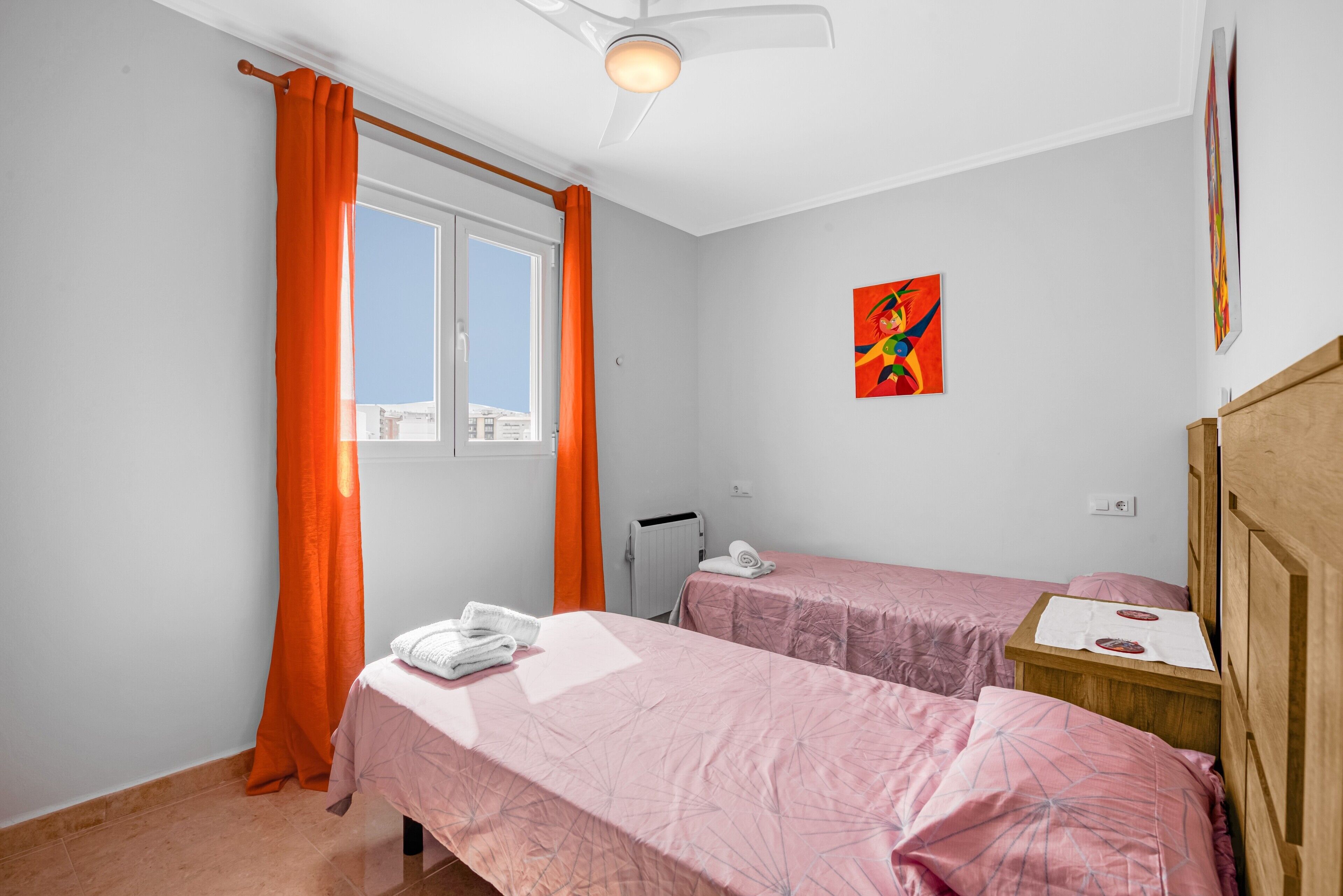 3 chambres, fer et planche à repasser, Wi-Fi gratuit, draps fournis