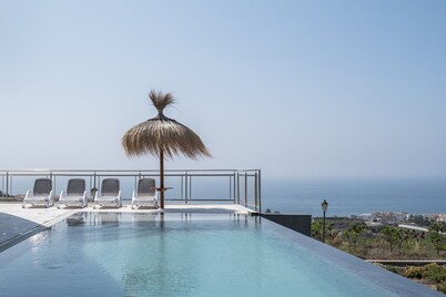Villa 'Exclusive One' with Private Pool, Wi-Fi and Air Conditioning