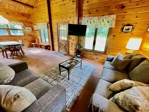 Smart TV, books - Perfect getaway for the family (Stratton)