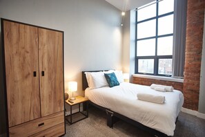 2 Schlafzimmer, Schreibtisch, Bügeleisen/Bügelbrett, WLAN