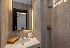 Bathroom - Villa UmaDahayu (Denpasar)