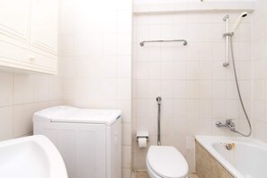 Bathtub, towels - Santa Maria 16 - Studio (Costa Adeje)