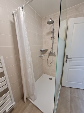 Dusche, Toilettenpapier