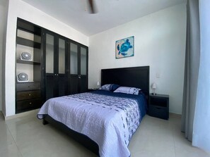 2 bedrooms, desk, free WiFi, bed sheets