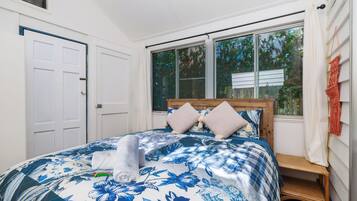 1 bedroom, desk, iron/ironing board, WiFi