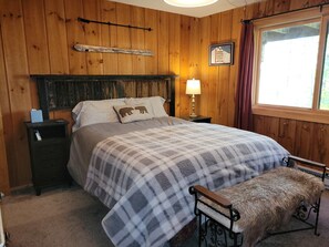 3 habitaciones, tabla de planchar con plancha, wifi y ropa de cama 