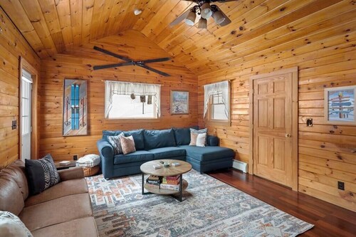 The Windham Hill A-Frame - Close to 3 Ski Resorts!