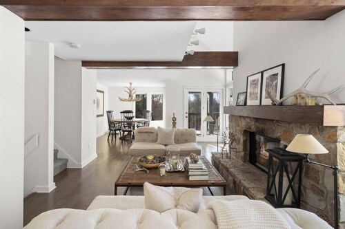 Updated Condo Close to Mt Snow!