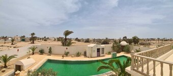 Évasion Paradisiaque à Djerba - Maison de Vacances Avec Piscine