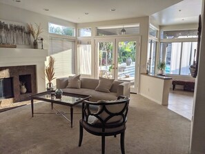 Living area - Modern Spanish Home w/ pool and mountain views - 15 minutes from Malibu! (Agoura Hills)