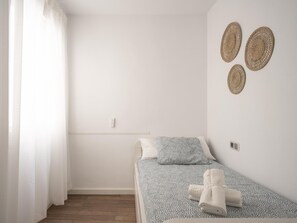 2 bedrooms, Internet, bed sheets