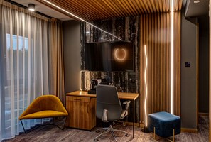 1 bedroom, minibar, in-room safe, desk