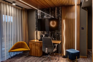 1 bedroom, minibar, in-room safe, desk
