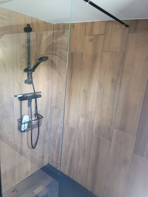 Hair dryer, towels, soap, toilet paper - Chambre Dans une Péniche sur le Canal du Midi (Villeneuve-lès-Béziers)