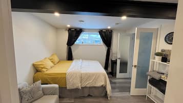 1 chambre, fer et planche Ă  repasser, Wi-Fi gratuit, draps fournis