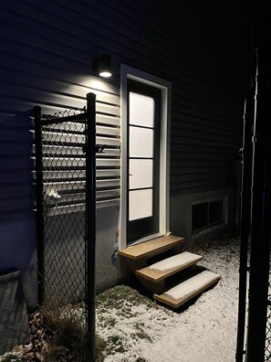 Property grounds - Exquisite Black & White Apartment with Unparalleled Charm (Gatineau)