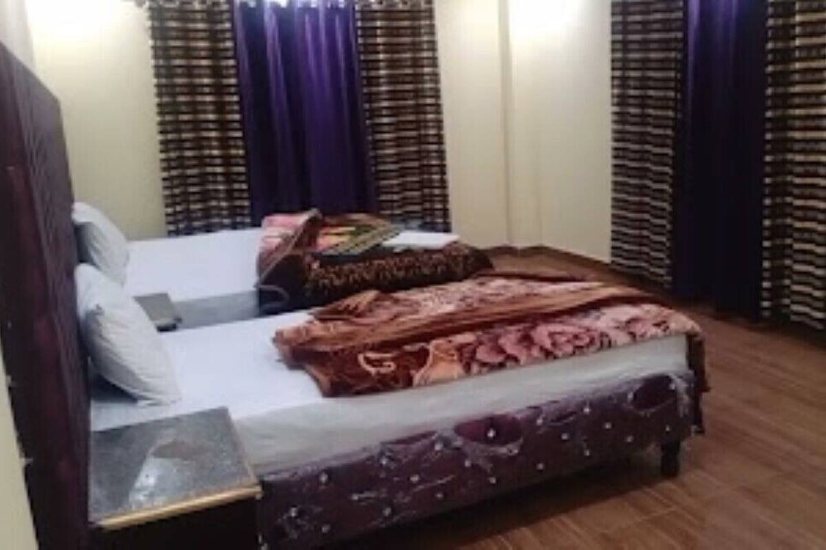 Habitación Deluxe doble | Sistema de insonorización, tabla de planchar con plancha, wifi gratis