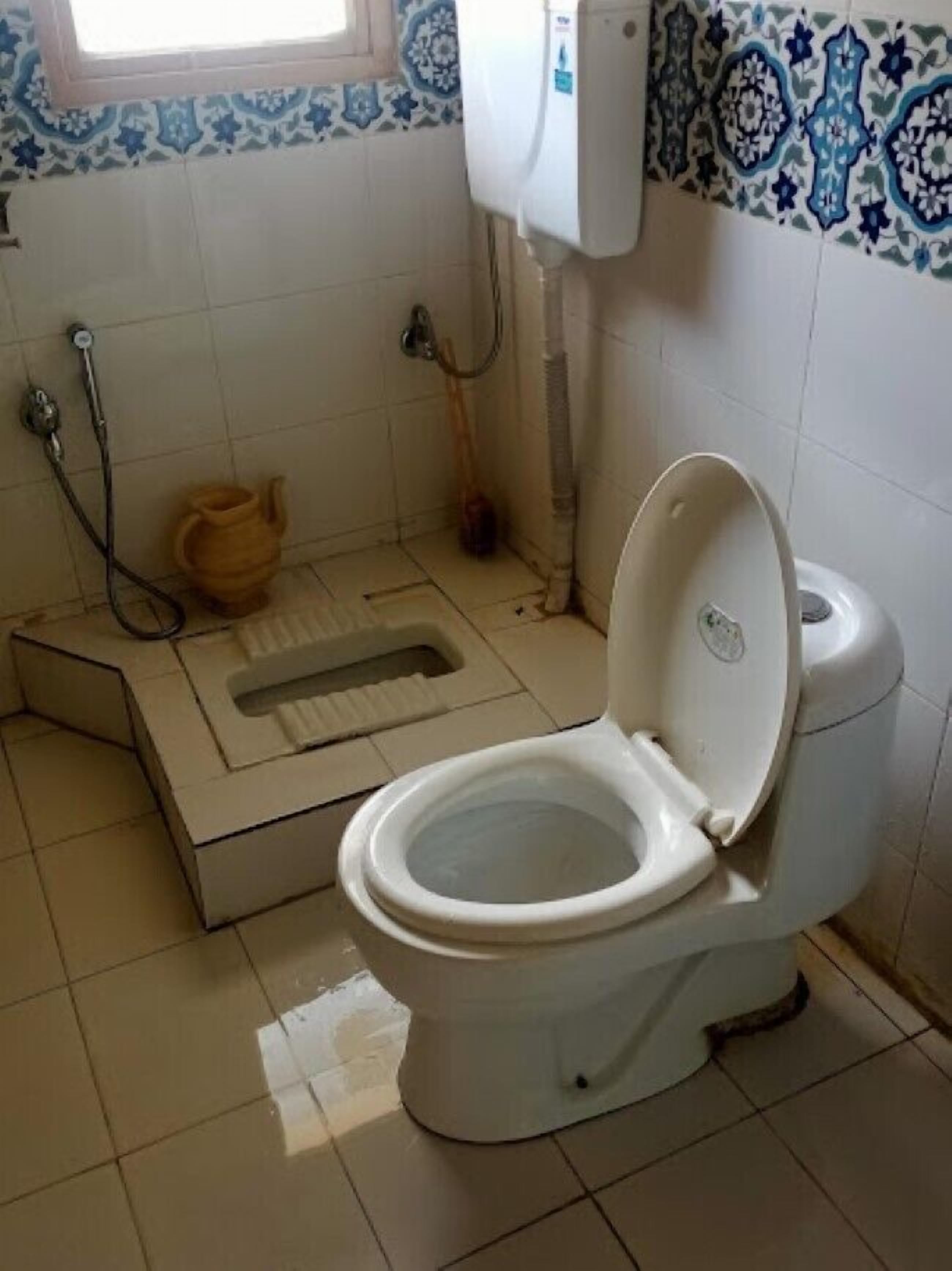 Habitación Deluxe doble | Baño | Ducha, artículos de higiene personal de diseño, toallas y jabón