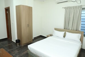 Executive Room | Living area - Shoba Comfort (Bengaluru)