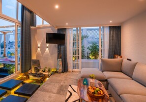 Presidential Suite | Living area | Flat-screen TV - Moustache Udaipur Verandah (Udaipur)