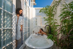 Free toiletries, hair dryer, towels - Moustache Udaipur Verandah (Udaipur)