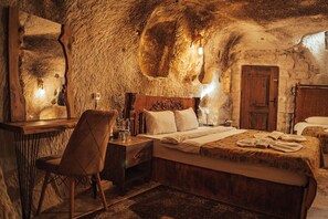 Comfort Triple Room | Egyptian cotton sheets, premium bedding, down comforters - Snora Cave Hotel (Nevsehir)