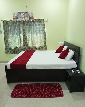 Kamar Deluks, 1 Tempat Tidur King | Tirai kedap cahaya, Wi-Fi gratis, dan seprai linen