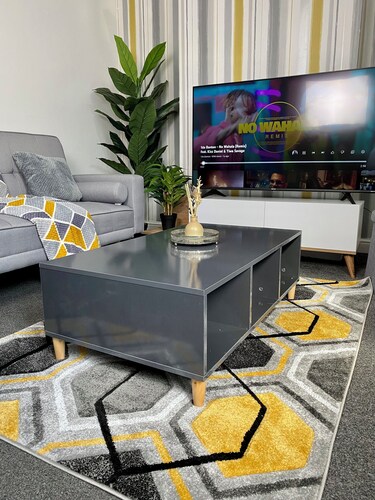 Gillingham cosy 3 bedroom with free WiFi & parking