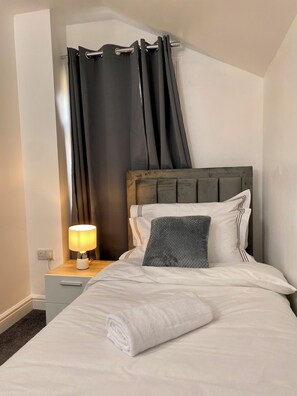 3 dormitorios, tabla de planchar con plancha, wifi y ropa de cama