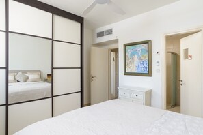 2 soverom, strykejern/-brett, wi-fi (inkludert) og sengetøy