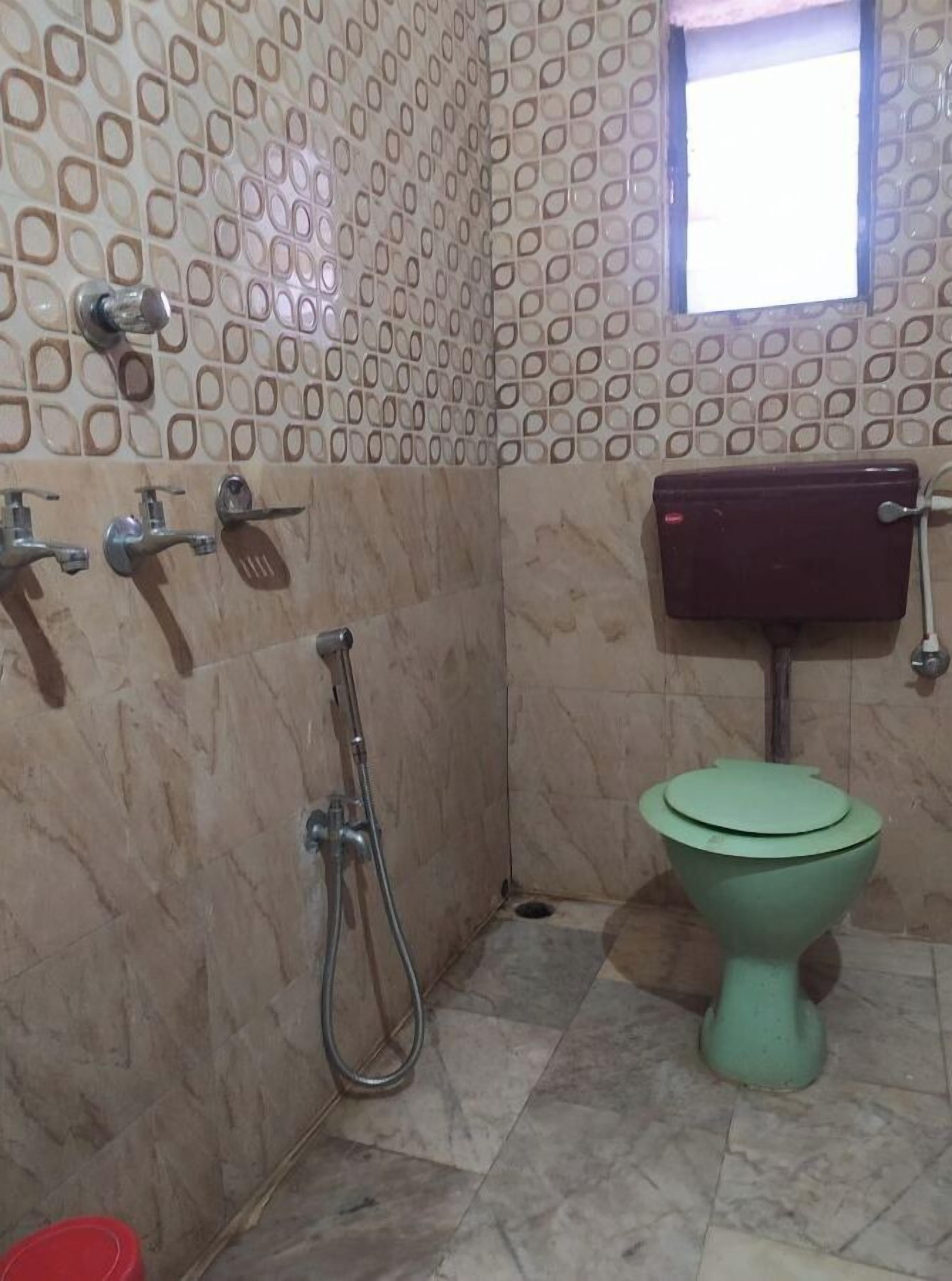 Een douche, een regendouche, zeep