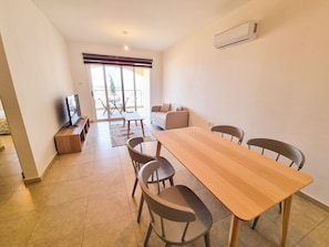 Basic Apartment | In-room dining