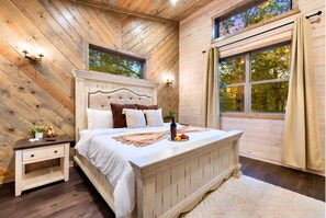 4 habitaciones, escritorio y tabla de planchar con plancha 