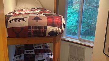 Strykejern/-brett, wi-fi og sengetøy