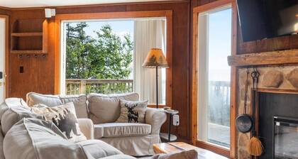 Hutch 1- 2 Min Walk to Slopes, Great Mountain View