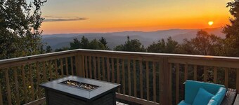 Hutch 1- 2 Min Walk to Slopes, Great Mountain View