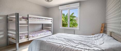 3 chambres, fer et planche Ă repasser, accĂšs au Wi-Fi (inclus)