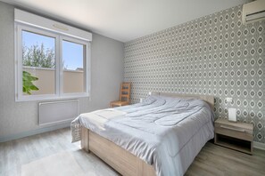 3 chambres, fer et planche à repasser, Wi-Fi gratuit