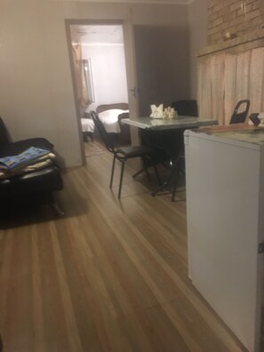 1 bedroom, WiFi, bed sheets