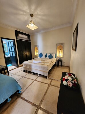 Deluxe Double Room | Desk, free WiFi, bed sheets - 49 Derb Taht Sour Lakbir (Marrakech)
