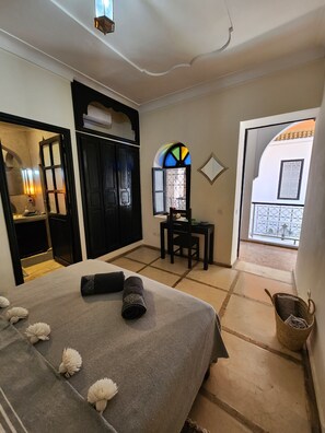 Basic Double Room | Desk, free WiFi, bed sheets - 49 Derb Taht Sour Lakbir (Marrakech)