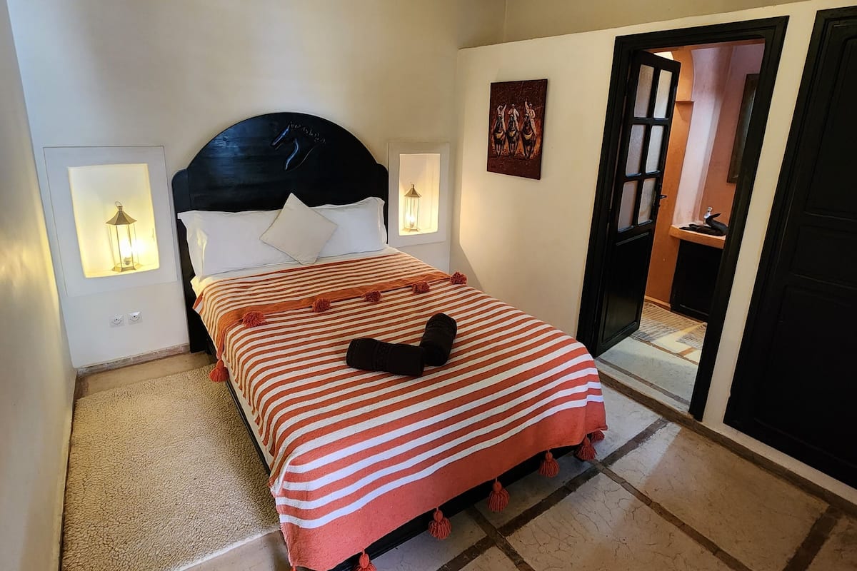 Basic-Doppelzimmer | Schreibtisch, kostenloses WLAN, Bettwäsche