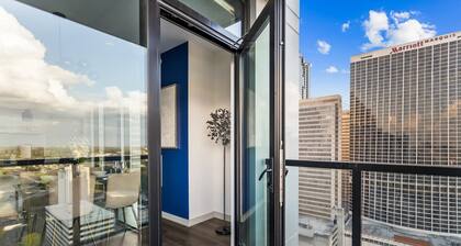Midnight Oasis | 25th-Floor Skyline Escape