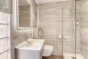 Superior-Zimmer, Stadtblick | Badezimmer | Dusche, Regendusche, Haartrockner, Seife