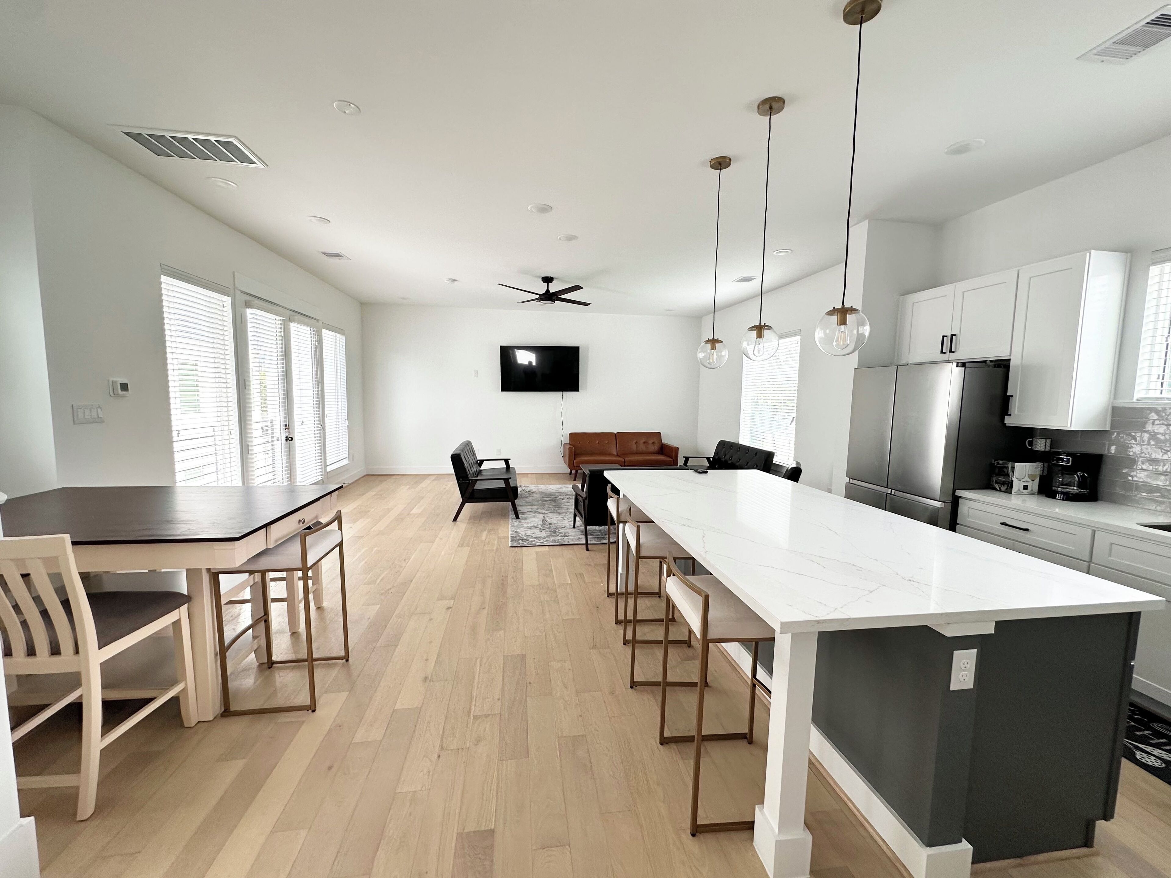 Captivating Skyline Views and Modern Luxury: Your Dream Escape in Houston's EADO