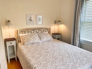 1 bedroom, iron/ironing board, travel cot, WiFi - The Madison Suite - Chesapeake Properties (Cape Charles)