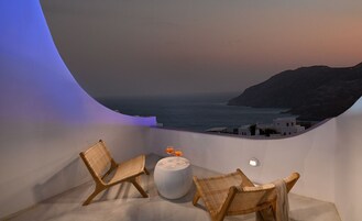 Horizon Deluxe Suite with Sea View | Vistas al mar
