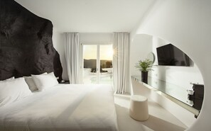 Iconic Luxury 2BD Suite with Private Pool | Frette Italian sheets, premium bedding, down duvets, Select Comfort beds - Million Stars Mykonos (Mykonos)